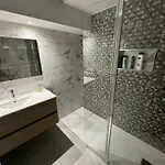 Newly Refurbished 2 Bed Appt