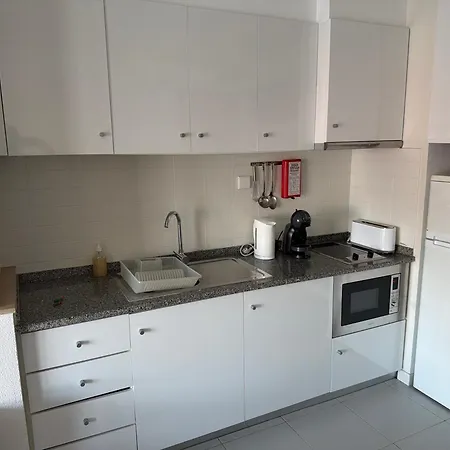 Newly Refurbished 2 Bed Appt Apartmán *