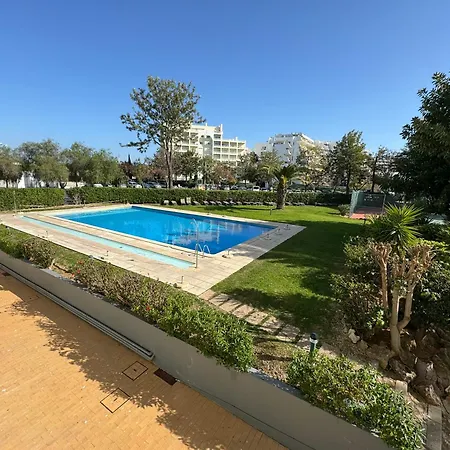 Refurbished 2 Bed Appt With Hot Tub In Vilamoura