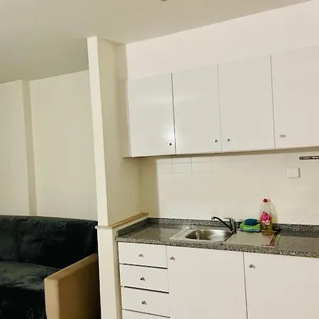 Апартаменты Newly Refurbished 2 Bed Appt Виламура