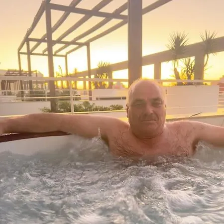 Newly Refurbished 2 Bed Appt Daire