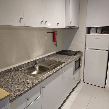 Newly Refurbished 2 Bed Appt Βιλαμούρα