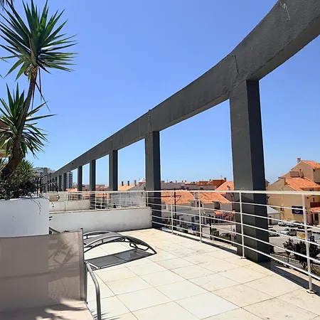 Refurbished 2 Bed Appt With Hot Tub In