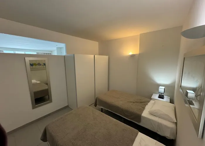Newly Refurbished 2 Bed Appt Apartamento *