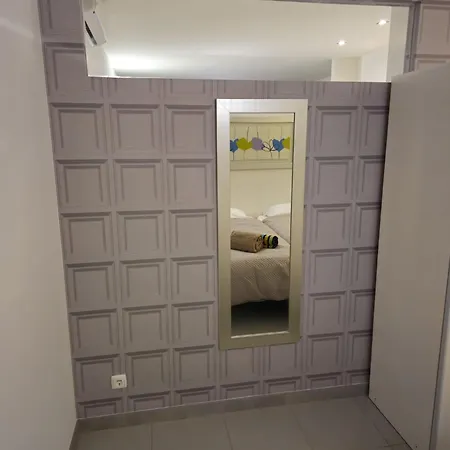 Newly Refurbished 2 Bed Appt